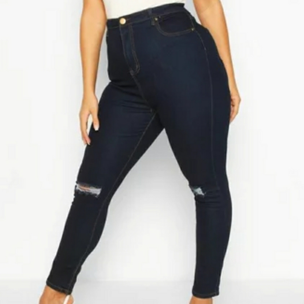 NWT dark wash ripped knee jeggings/jeans